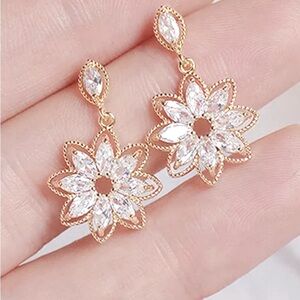 New Gorgeous 18k Yellow Gold Over Silver White Sapphire Floral Drop Earrings